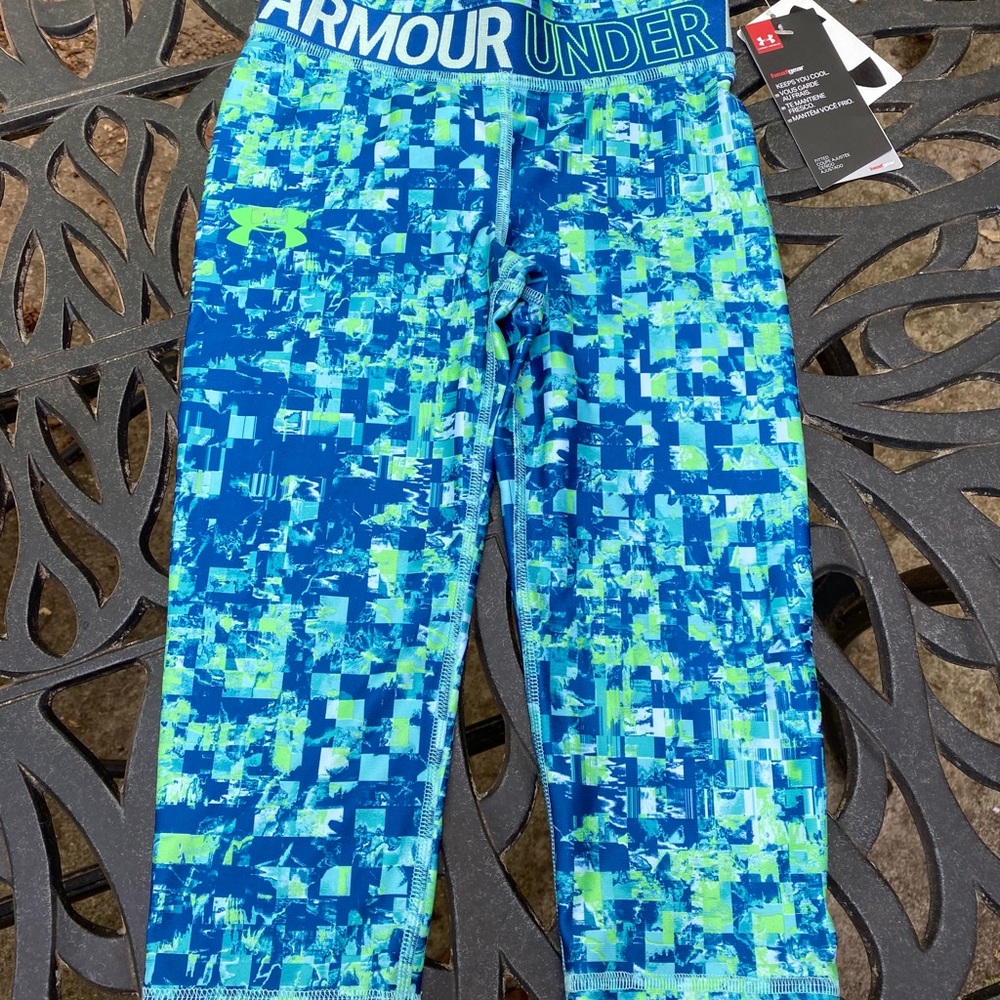 Under Armour Girls Small Athletic Capri Pants NWT